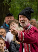 Рівненський облмуздрамтеатр зіграв виставу просто неба (ФОТО, ВІДЕО)