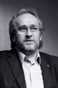 Володимир Петрів